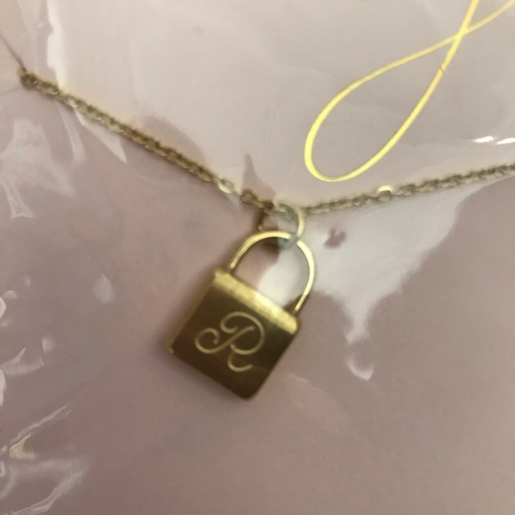 Scripted notes Initial Lock Necklace - Picture 4 of 7